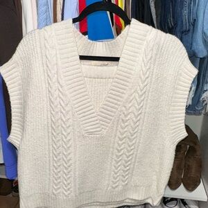 Universal Thread Women's Cream V-Neck Sweater Vest